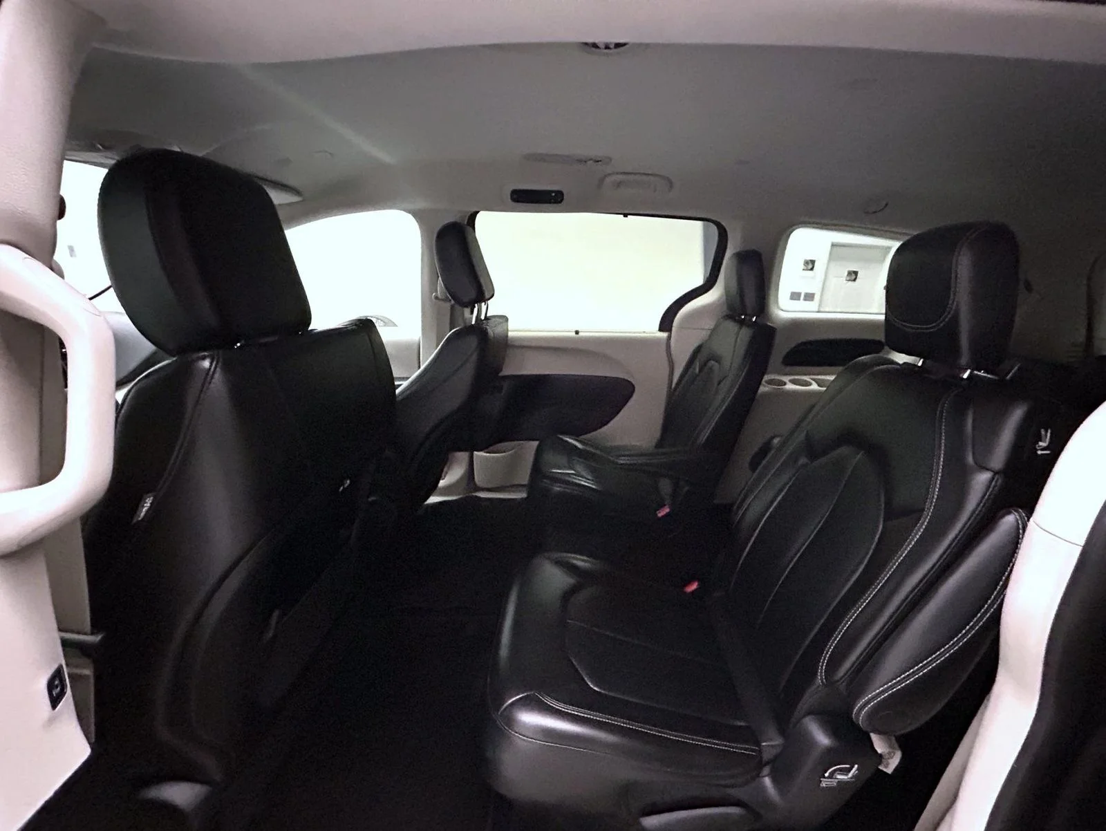 Used 2023 Gray Chrysler Touring L image 19