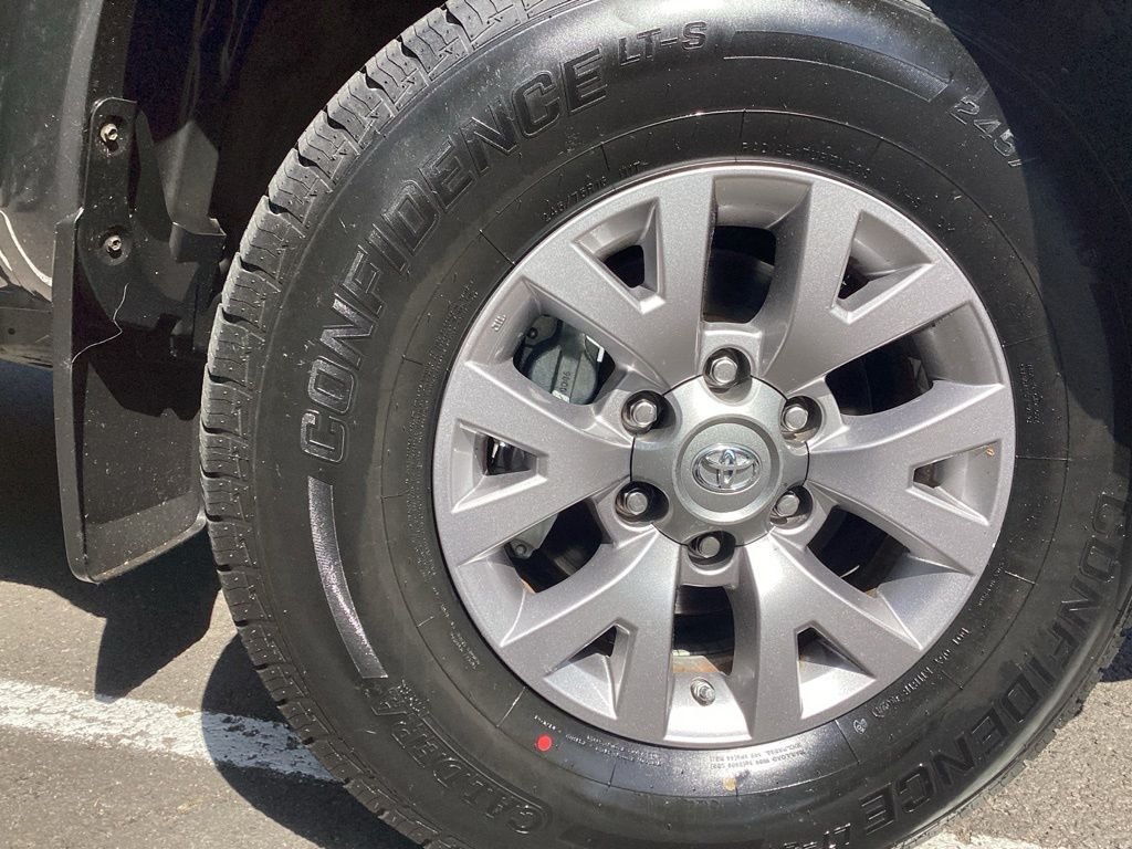 Used 2017 Gray Toyota SR5 image 5