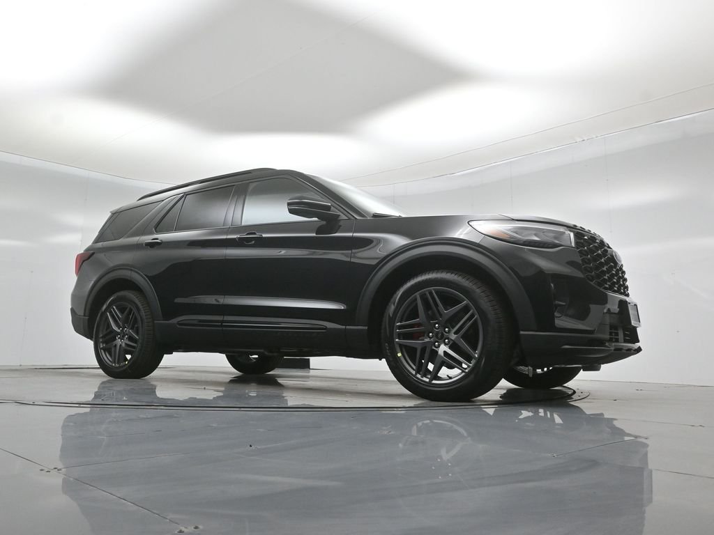 New 2026 Agate Black Metallic Ford ST image 3
