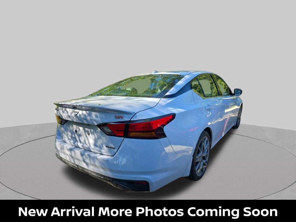 Used 2024 Gray Nissan 2.0 SR image 3