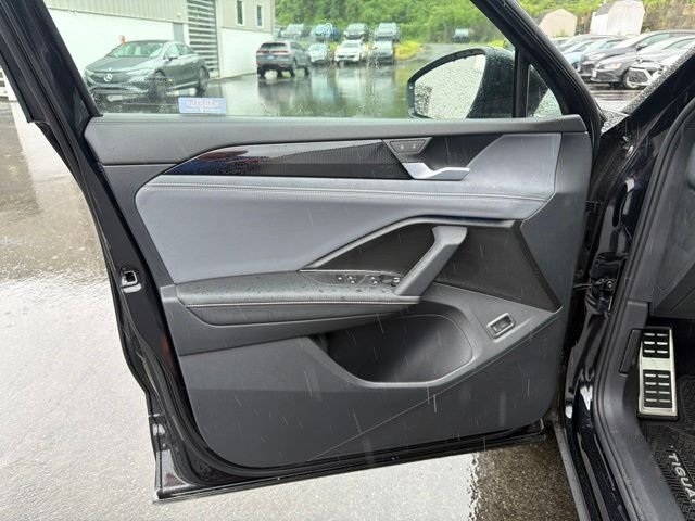 2026 Volkswagen Tiguan SE R-LINE BLACK - Photo 11
