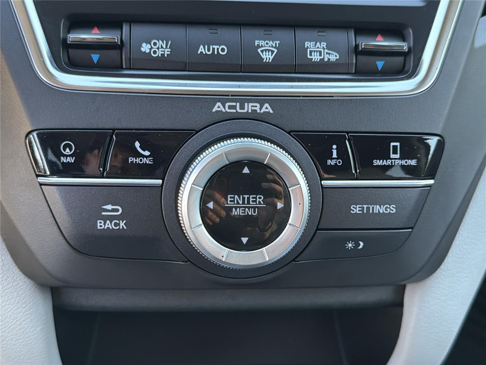 Used 2020 Lunar Silver Metallic Acura w/Technology Pkg image 9