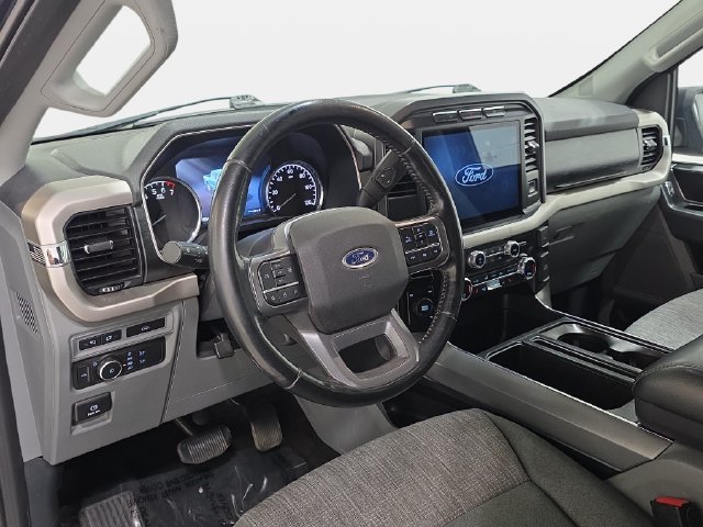 Used 2021 Black Ford XLT image 16