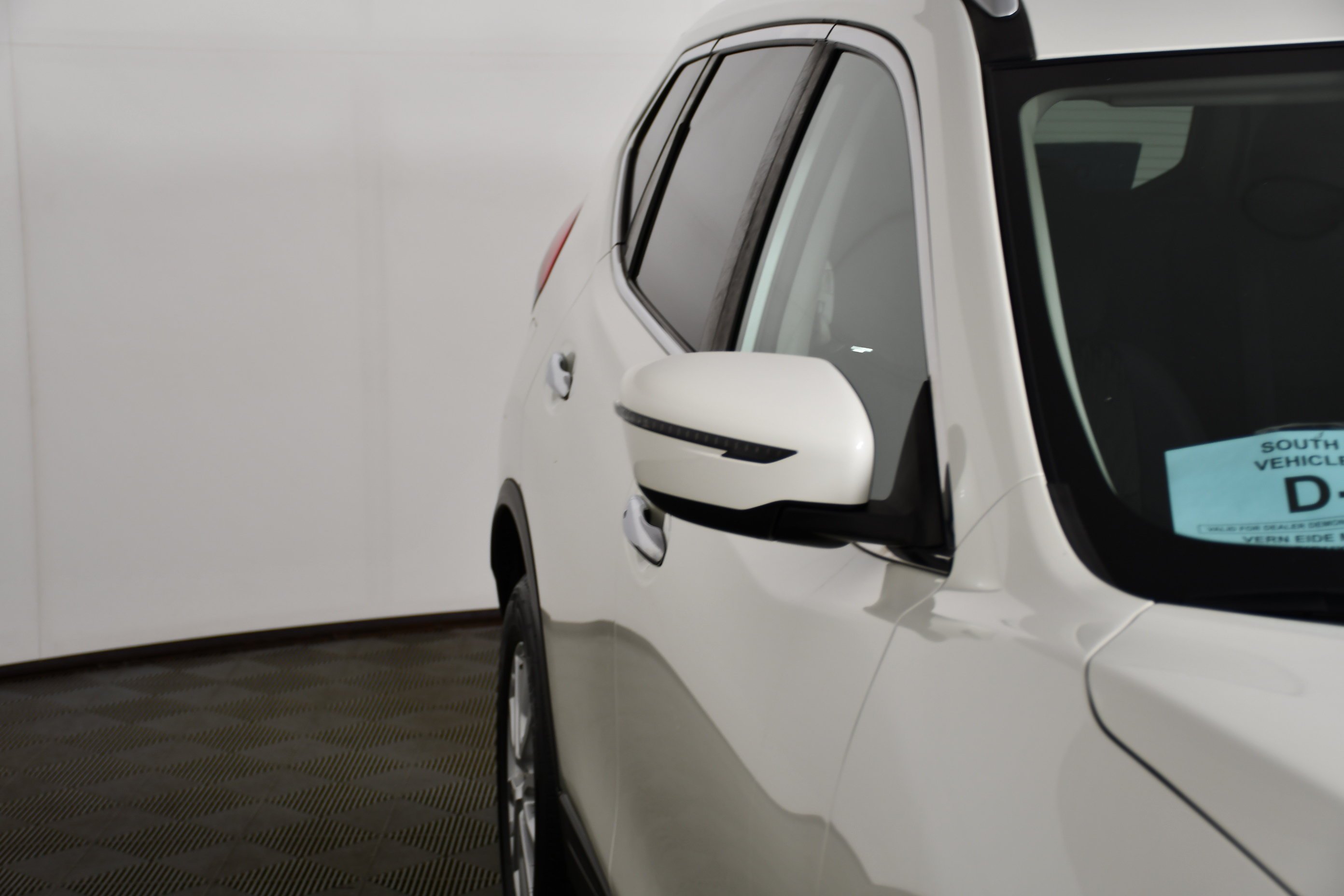 Used 2017 Pearl White Nissan SV image 14