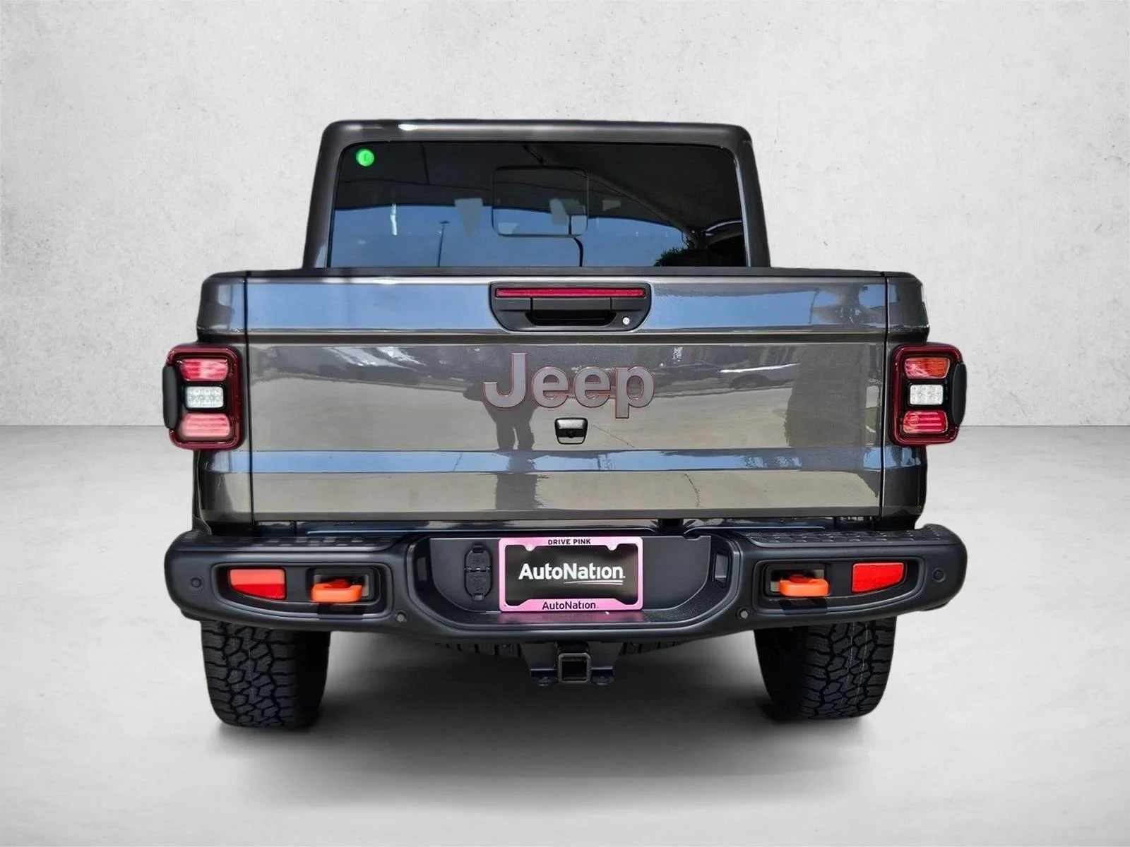 New 2026 Granite Crystal Metallic Clear-Coat Exterior Paint Jeep Mojave X image 8