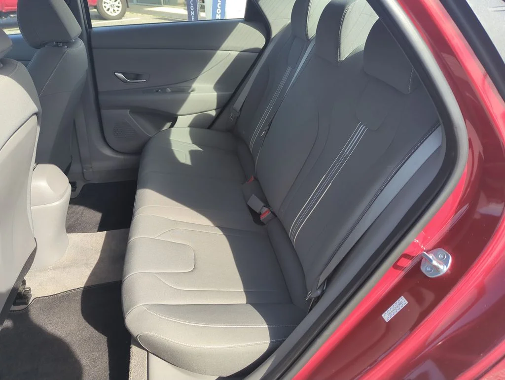 Used 2023 Red Hyundai SEL image 28