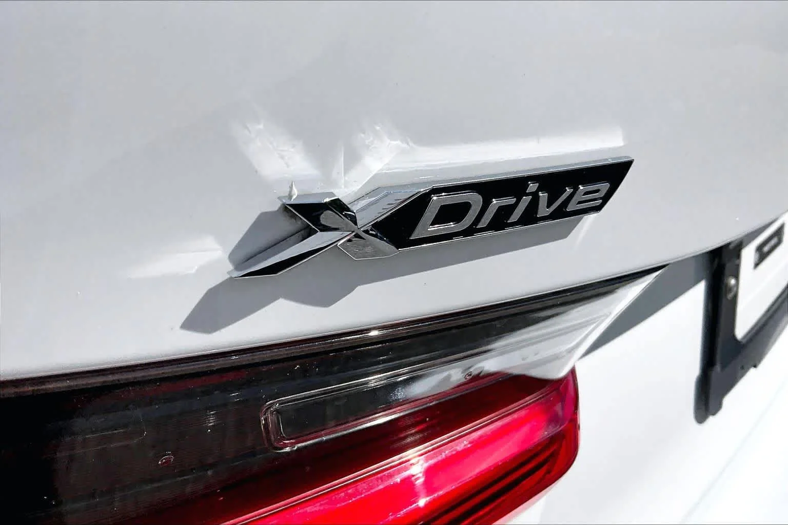 Used 2023 Alpine White BMW 330i xDrive image 10