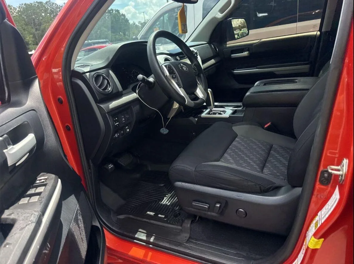 Used 2018 Orange Toyota SR5 image 7