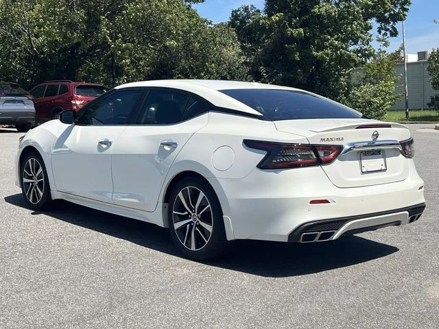 Used 2020 White Nissan 3.5 S image 11