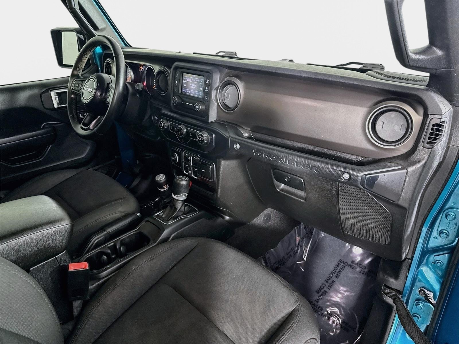 Used 2020 Bikini Pearlcoat Jeep Sport S image 27