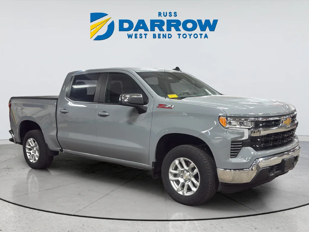Used 2024 Gray Chevrolet LT image 7