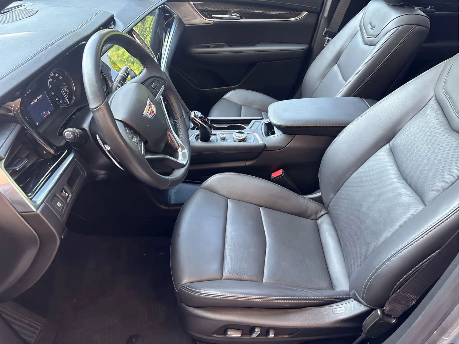 Used 2024 Argent Silver Metallic Cadillac Sport image 12