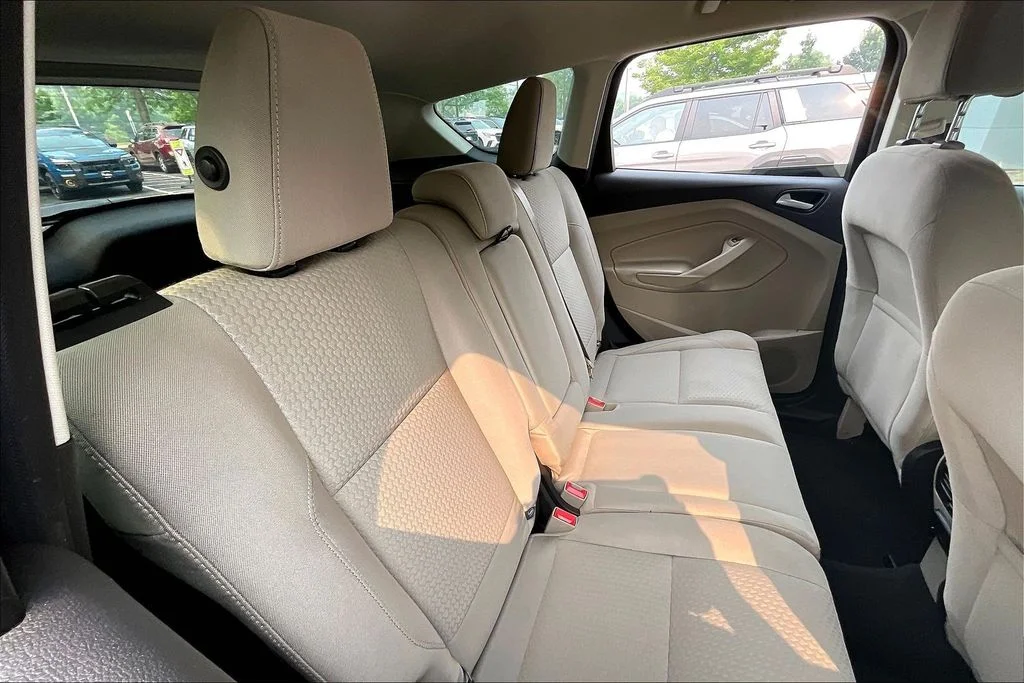 Used 2017 Red Ford SE image 30