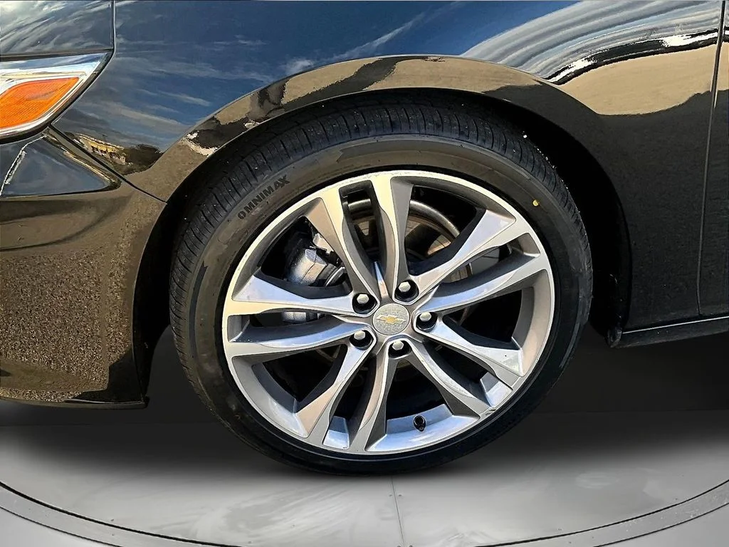 Used 2024 Black Chevrolet LT image 32