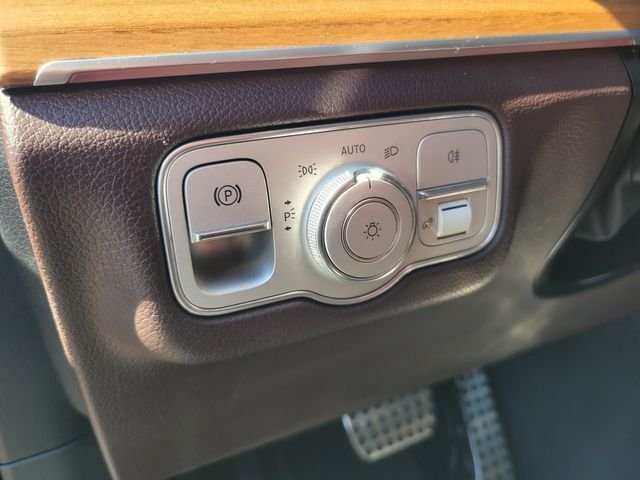 Used 2022  Mercedes-Benz GLS 450 image 19