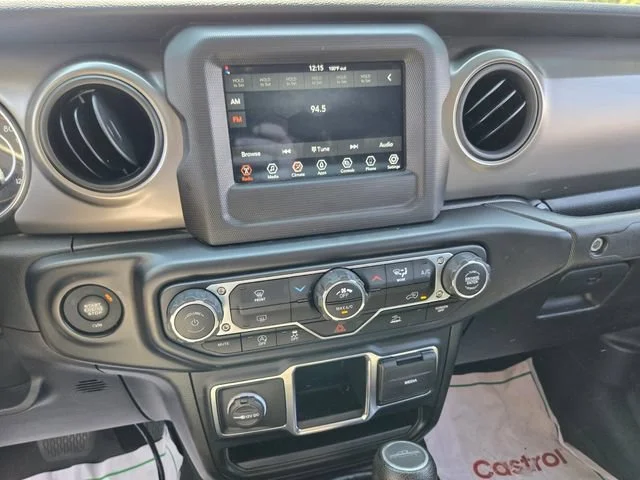 Used 2022 Green Jeep Sport image 26