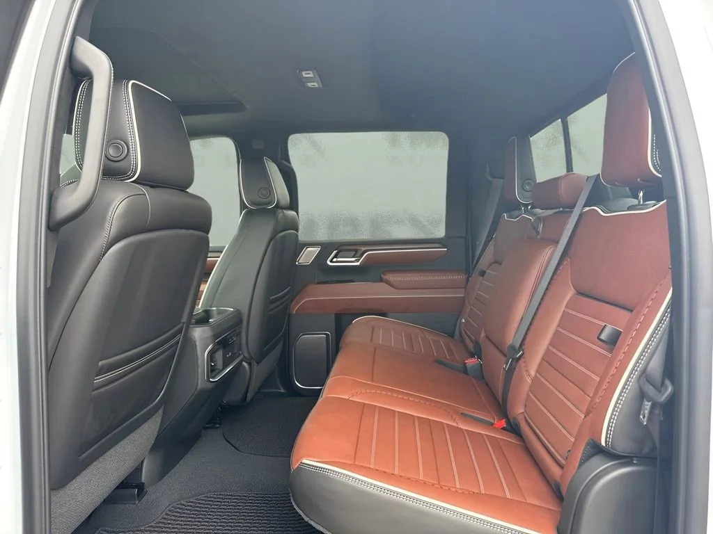 New 2026 Glacier White Tricoat GMC Denali Ultimate image 32