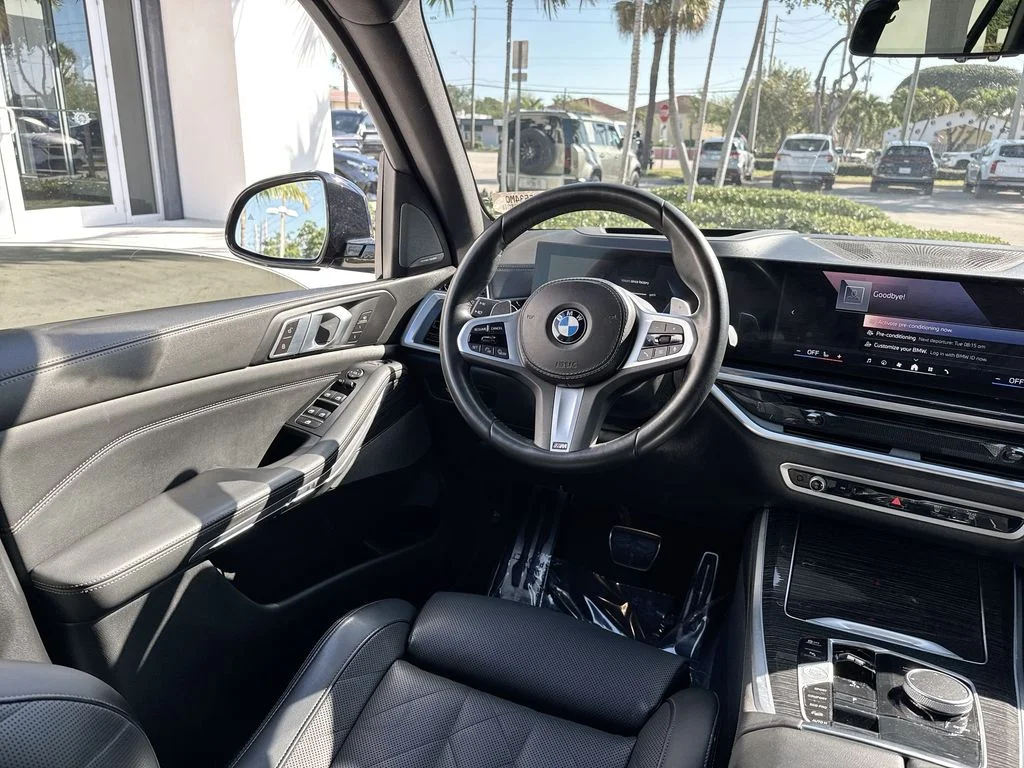 Used 2024 Blue BMW xDrive40i image 21