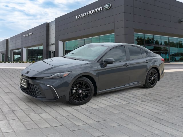 Used 2026  Toyota SE image 1