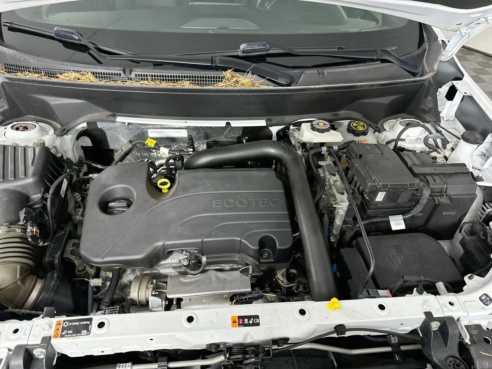 Used 2023 Summit White Chevrolet RS image 32