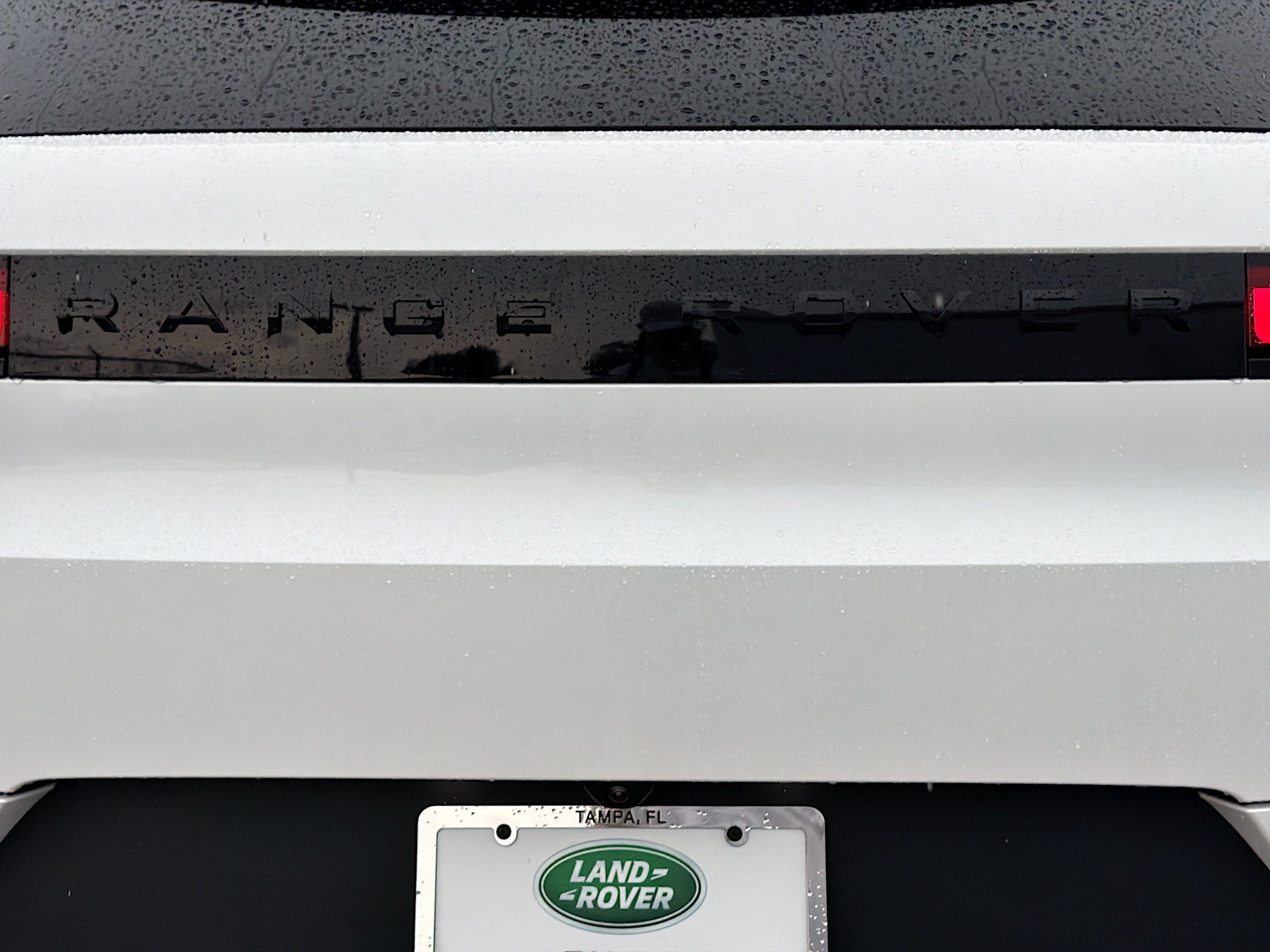 New 2026 Ostuni Pearl White Land Rover SE image 11