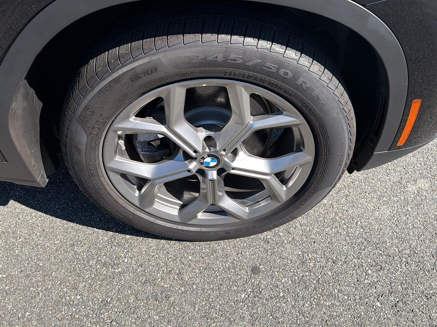 Used 2022 Jet Black BMW xDrive30i image 40