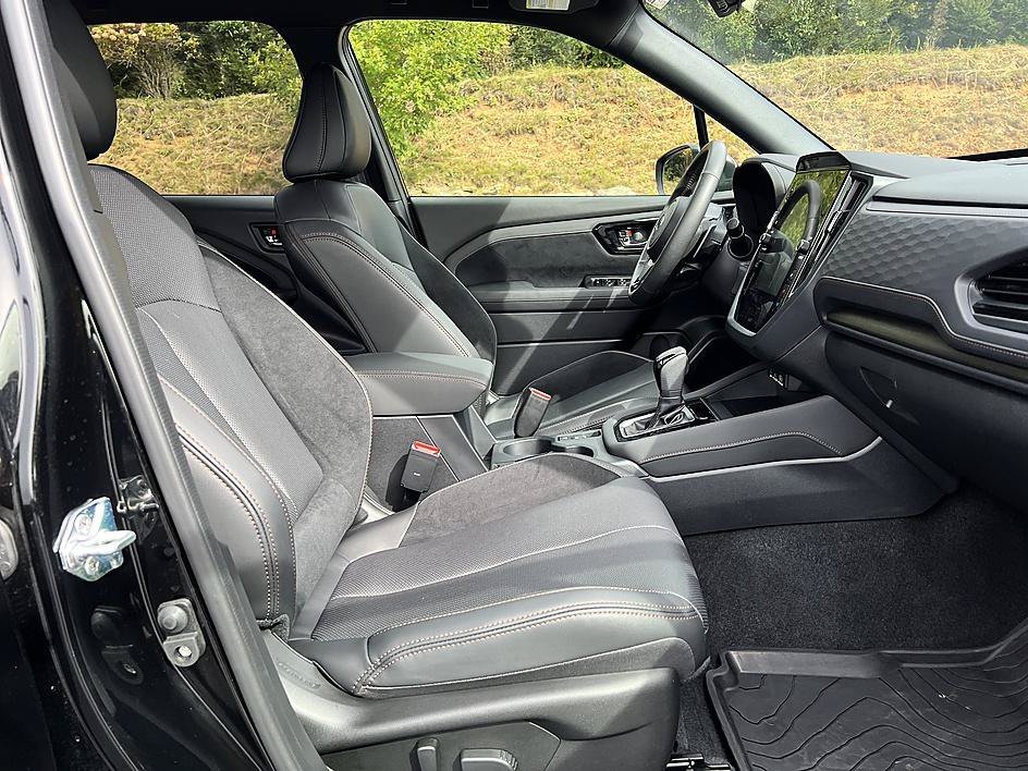 Used 2025 Crystal Black Silica Subaru Touring image 19