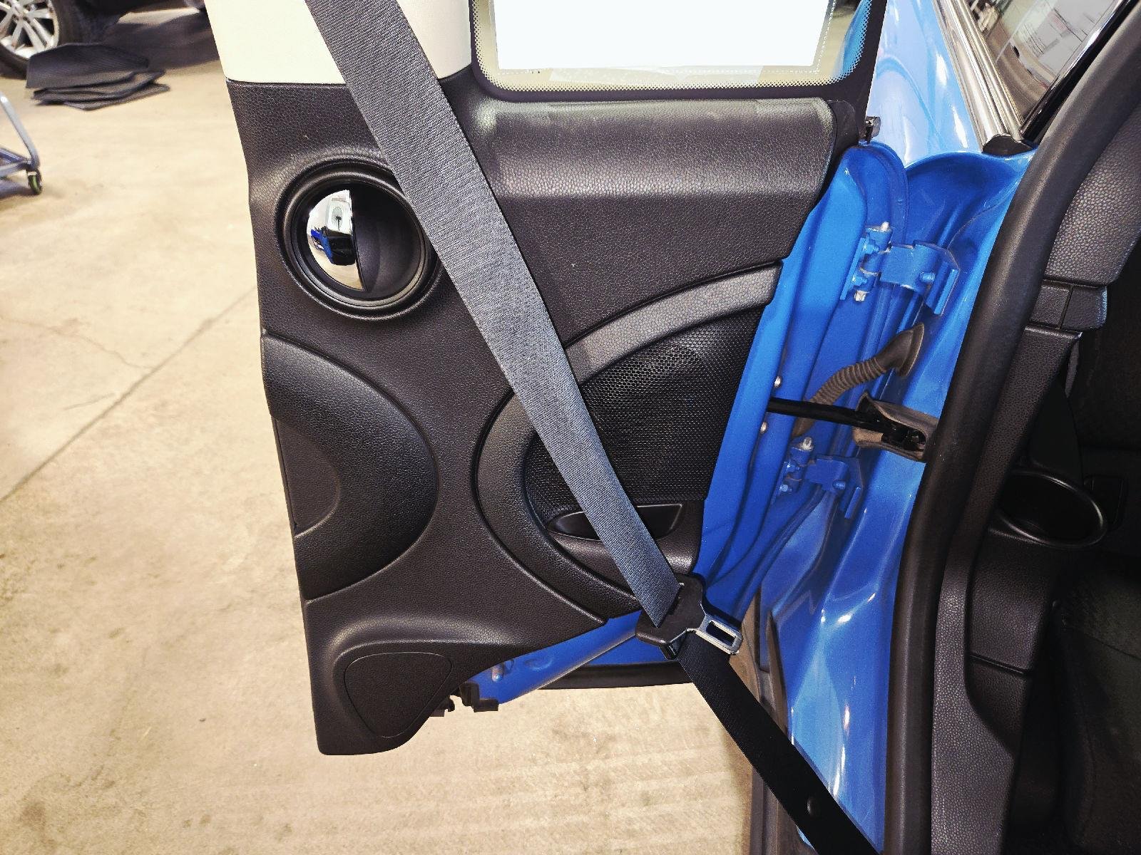 Used 2013 Reef Blue Metallic MINI CLUBVAN image 48