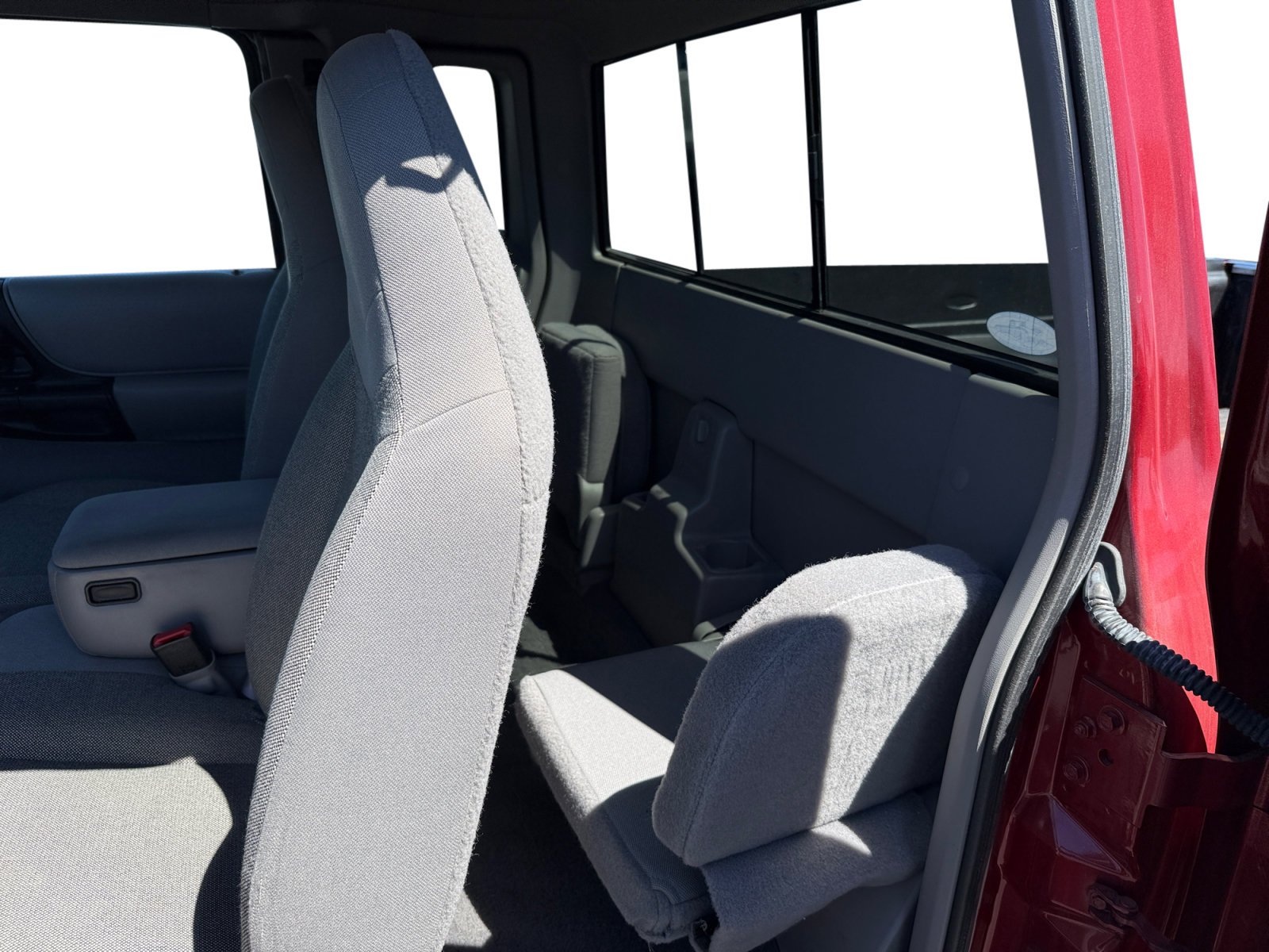 Used 2000 Bright Red Clearcoat Ford XLT image 16