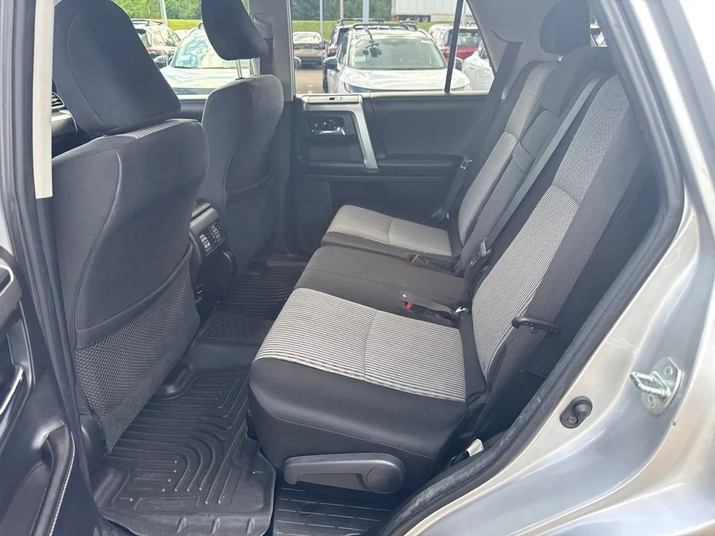 Used 2016 Silver Toyota SR5 image 10