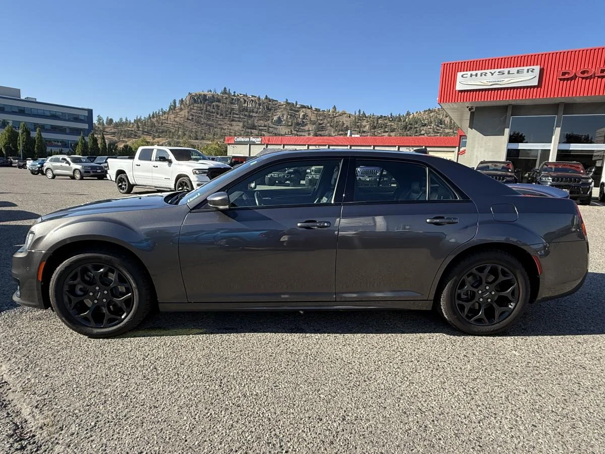 Used 2021 Black Chrysler S V6 Awd image 3
