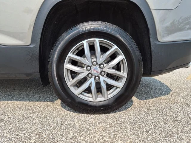 Used 2019 Gray GMC SLE-2 image 10