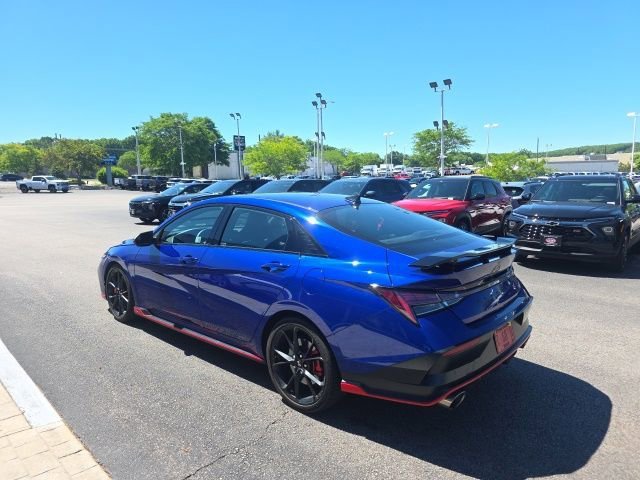 Used 2025 Blue Hyundai Manual image 4