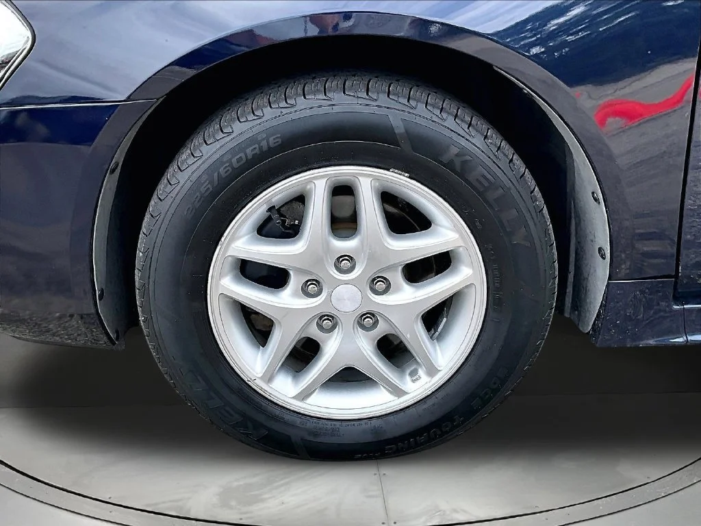 Used 2009 Blue Chevrolet LS image 32