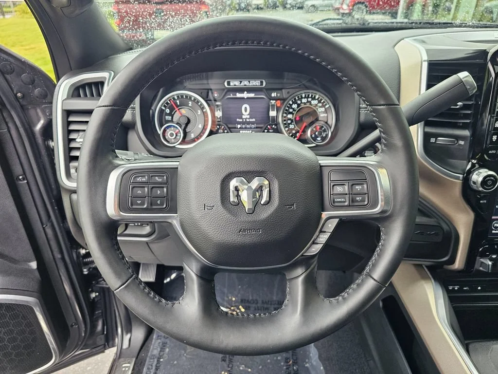Used 2019  Ram Laramie image 25