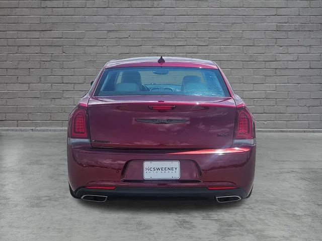 Used 2023 Red Chrysler Touring L image 4