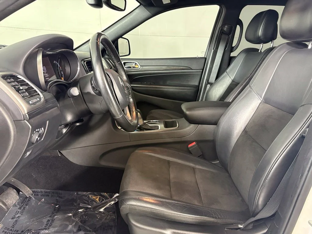 Used 2019 White Jeep Altitude image 21