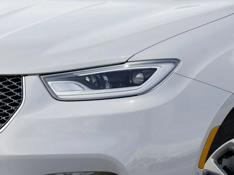 New 2026 Bright White Clear-Coat Exterior Paint Chrysler Limited image 10