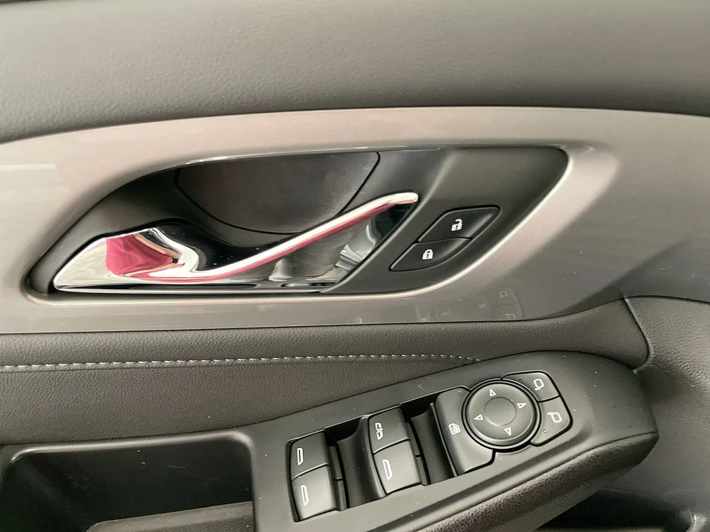 Used 2023 Sterling Gray Metallic Chevrolet LT Cloth image 23