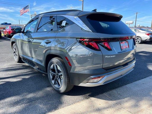 New 2026 Gray Hyundai SEL FWD image 4