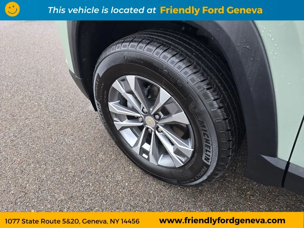 Used 2026 Green Chevrolet LT image 9