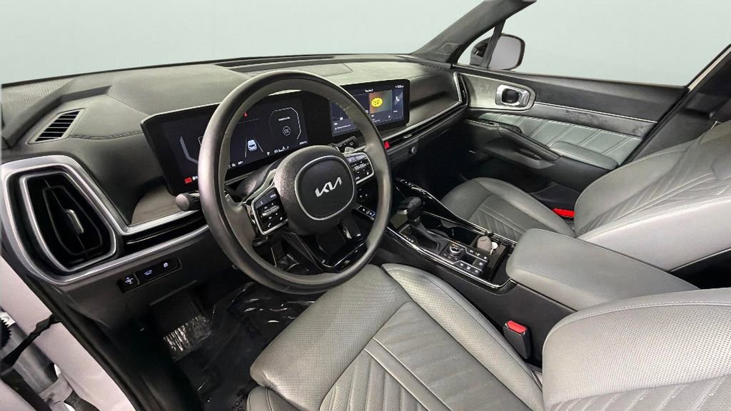 Used 2024 White Kia X-Pro SX Prestige image 18