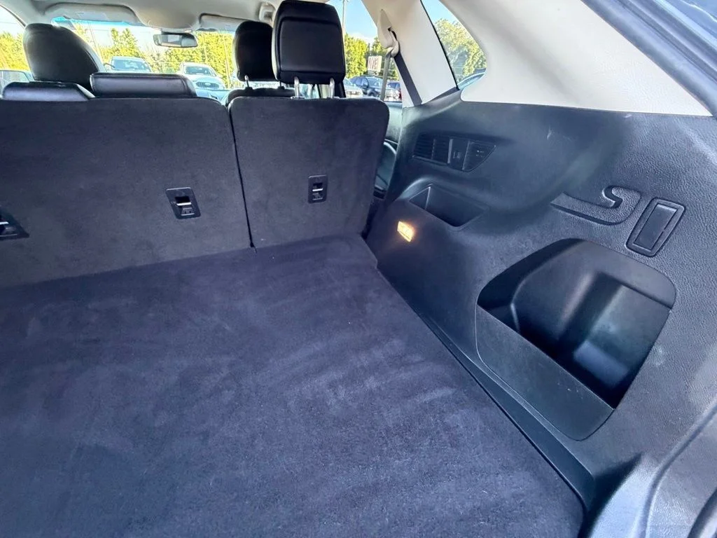Used 2019 Green Ford SEL image 46