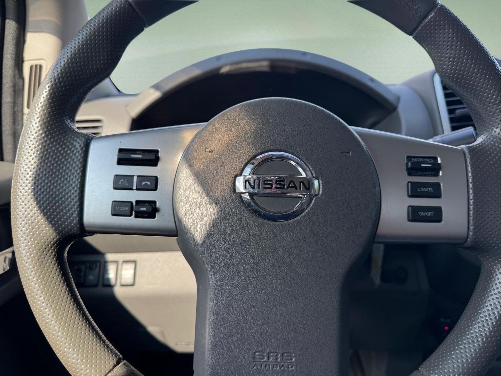 Used 2018 Magnetic Black Nissan SV V6 image 18