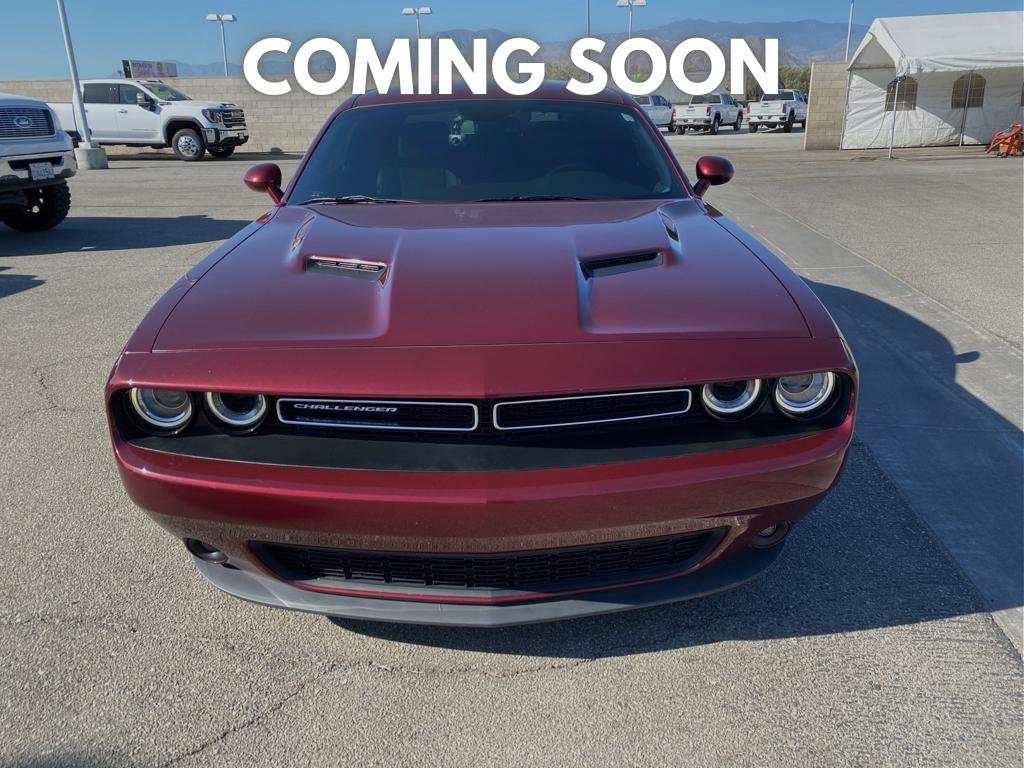 Used 2017 Octane Red Pearlcoat Dodge SXT Plus image 2