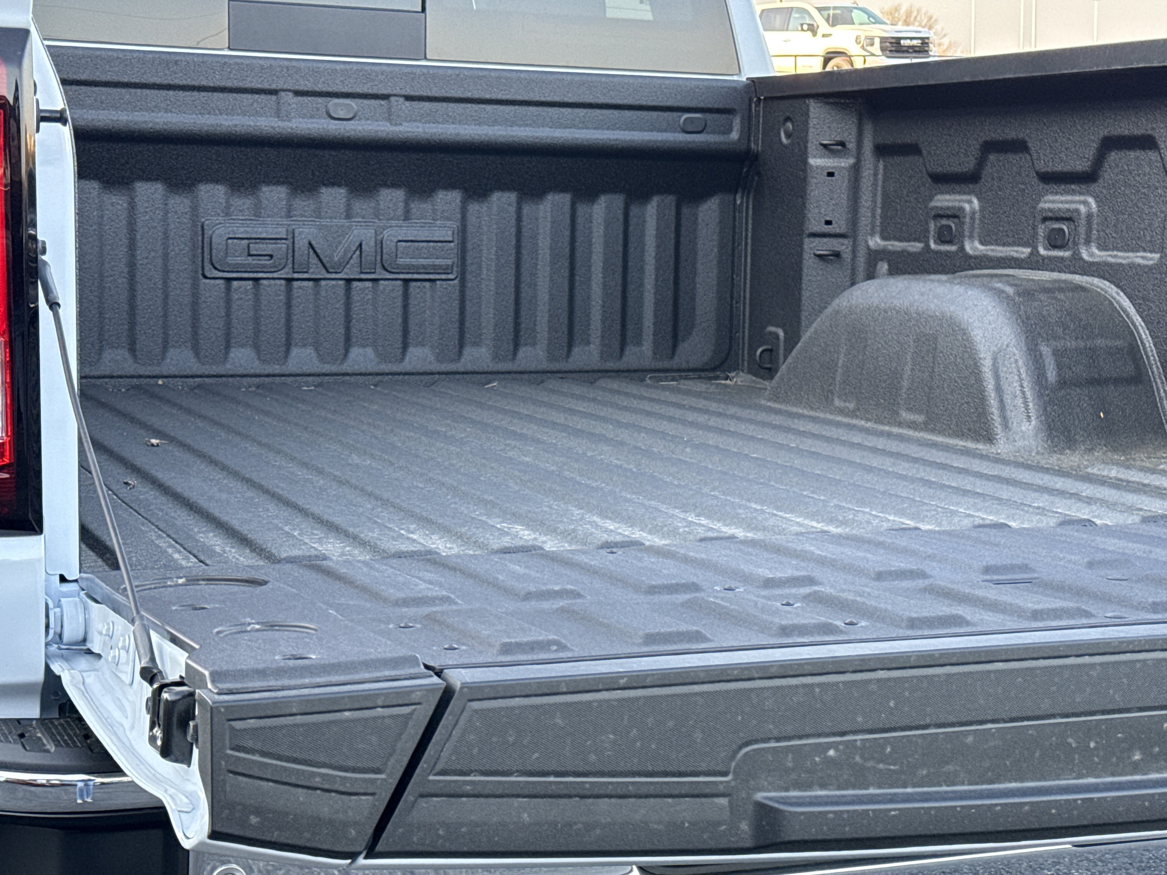2026 GMC Sierra 1500 SLT - Photo 11