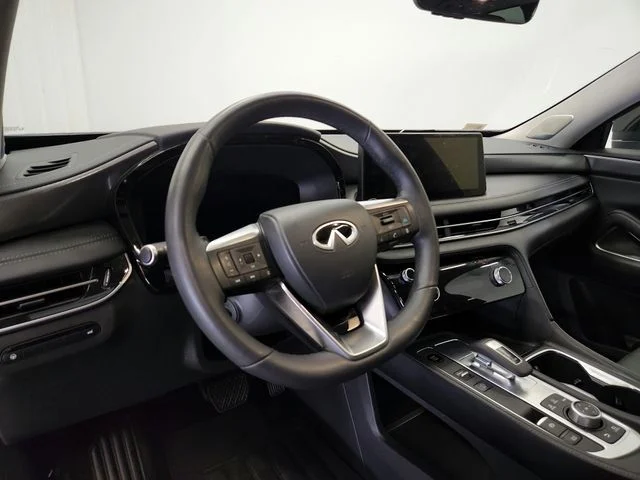 Used 2026 White INFINITI LUXE image 18