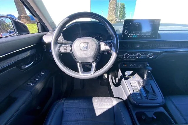 Used 2023 Silver Honda EX-L image 5