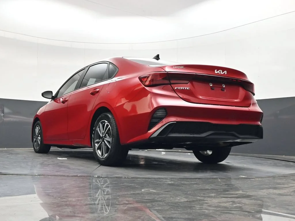 Used 2023 Red Kia LXS image 30