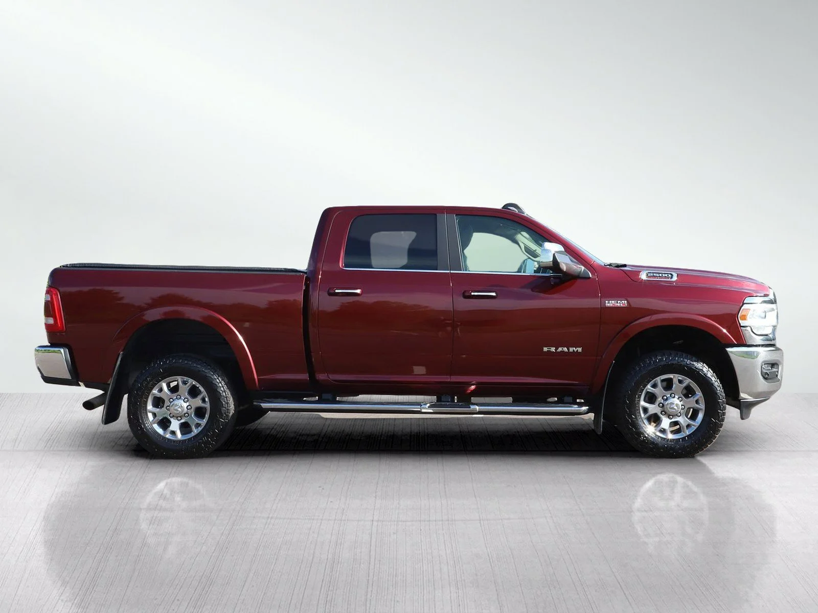Used 2019 Delmonico Red Pearlcoat Ram Laramie image 6